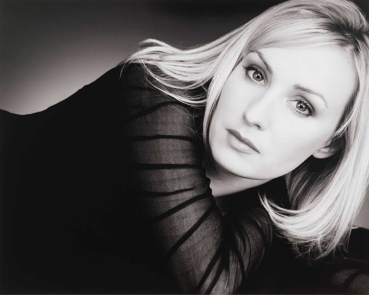 Watch Lisa McCune video Watch Lisa McCune video