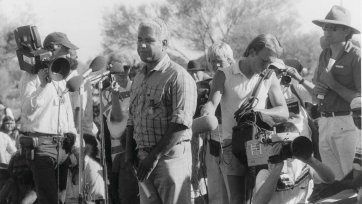 Yami Lester speaks at Uluru Handback Ceremony