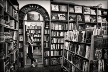 Eleni and the bookshop, 2020 Tracy Ponich