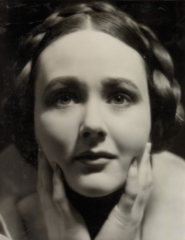 Margot Rhys, 1935