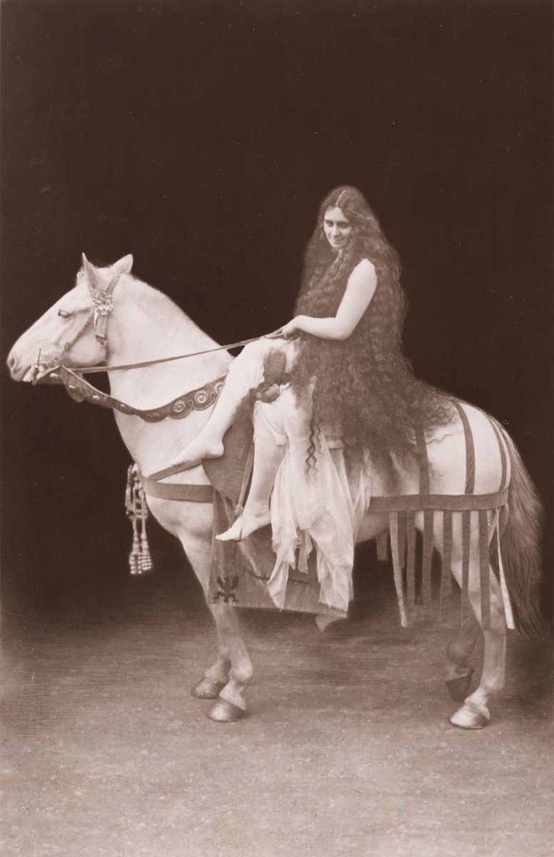 Lady Godiva Adalah Lady Godiva Adalah