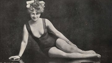 The Water Nymph, Miss Pansy Montague