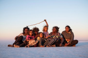 Yukultji and Yalti with their family, 2019 Ben Mcnamara