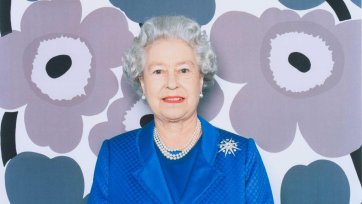 Her Majesty, The Queen, Elizabeth II (Blue)