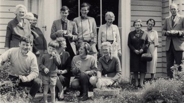 Trumble and Borthwick families (Mum front right, Angus smallest), ca. 1968