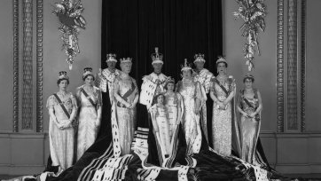 Group photograph taken at the coronation of King George VI including Queen Elizabeth II, Duke and Duchess of Gloucester and the Queen Mother, 12 May 1937 by Hay Wrightson
