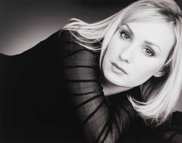 Lisa McCune