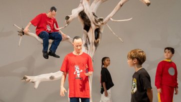 Children viewing the Andy Griffiths artwork in Gallery 7