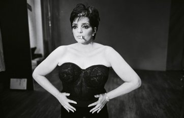 Liza Minnelli, by Mary Ellen Mark, December 2001 publ. March 2002.
Credit: Mary Ellen Mark