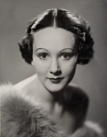 Margot Rhys, 1935 by Athol Shmith