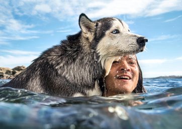 Mark and Saskia cool off