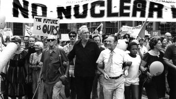 Sydney city (Patrick White and Tom Uren, Hiroshima Day demonstration), 1984