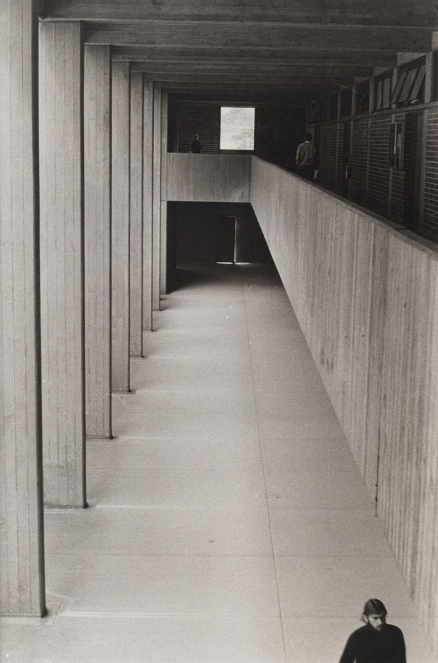 Man in colonnade, Macquarie University, 1977