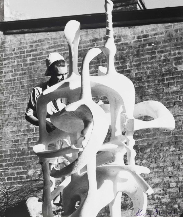 Lyndon Dadswell, with his sculpture 'Native'