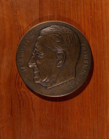 Sir Howard Florey OM KBE FRS FAA, 1985 by Andor Meszaros Sir Howard Florey OM KBE FRS FAA, 1985 by Andor Meszaros