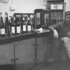 Cyril Henschke in his tasting room at Keyneton