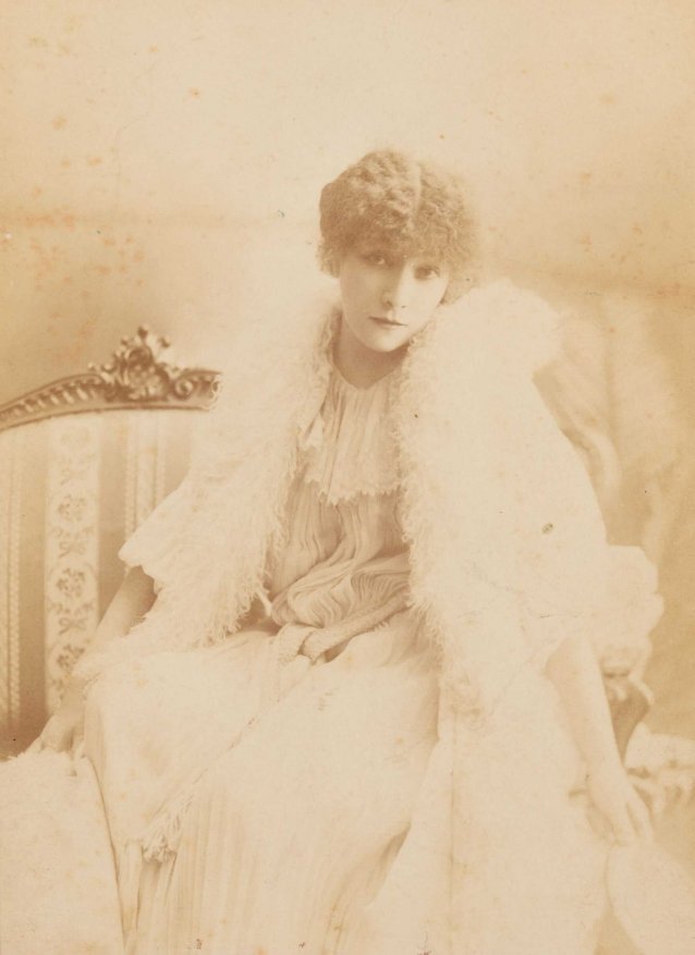 Portrait of Sarah Bernhardt as Marguerite Gautier in 'La Dame aux Camélias'