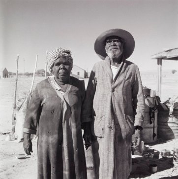 Aboriginal couple, Finniss Springs Mission, South Australia