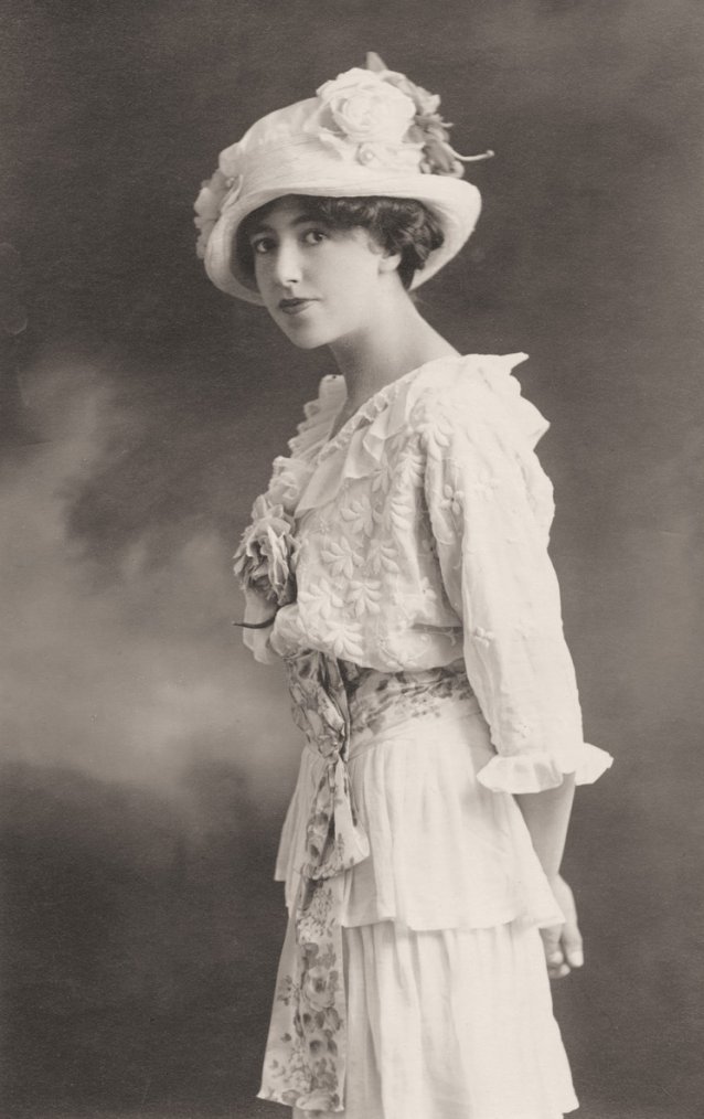 Hilda Rix, c. 1910