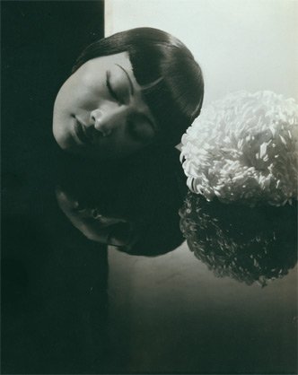 Anna May Wong, by Edward Steichen, 1930 publ. January 1931.
Credit: Courtesy Condé Nast Archive