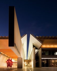 The National Portrait Gallery building at night