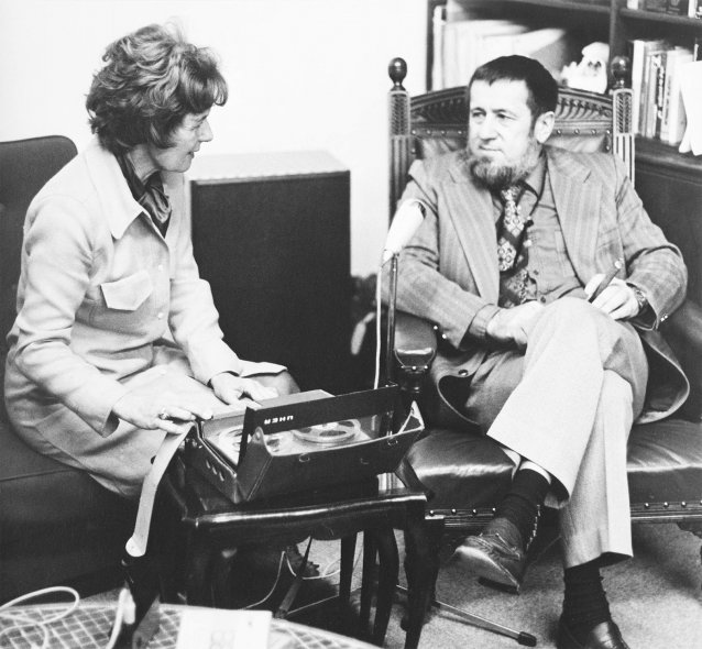 Portrait of Hazel de Berg interviewing physicist Professor Harry Messel, 1972