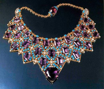 Cartier Bib Necklace owned by Duchess of Windsor