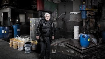 Jim Cobb at Chroma factory Mt Kuring-gai, NSW, 2017 by Mark Mohell