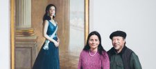 Artist Jiawei Shen with Ros Murphy – daughter of benefactor, Mary Murphy. In front of Jiawei’s Portrait of HRH Crown Princess Mary of Denmark commissioned with funds provided by Mary Isabel Murphy 2005.