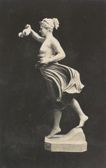 Hebe - The Modern Milo in one of her poses , c. 1898 - c. 1905 T. Humphrey & Co. State Library of Victoria