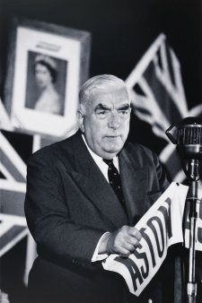 Robert Menzies, Sydney