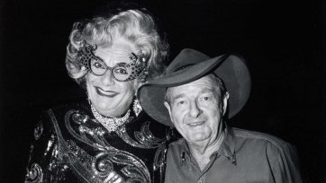 Slim Dusty and Dame Edna Everage, Carlton Hill Station, WA, 10 July 1993