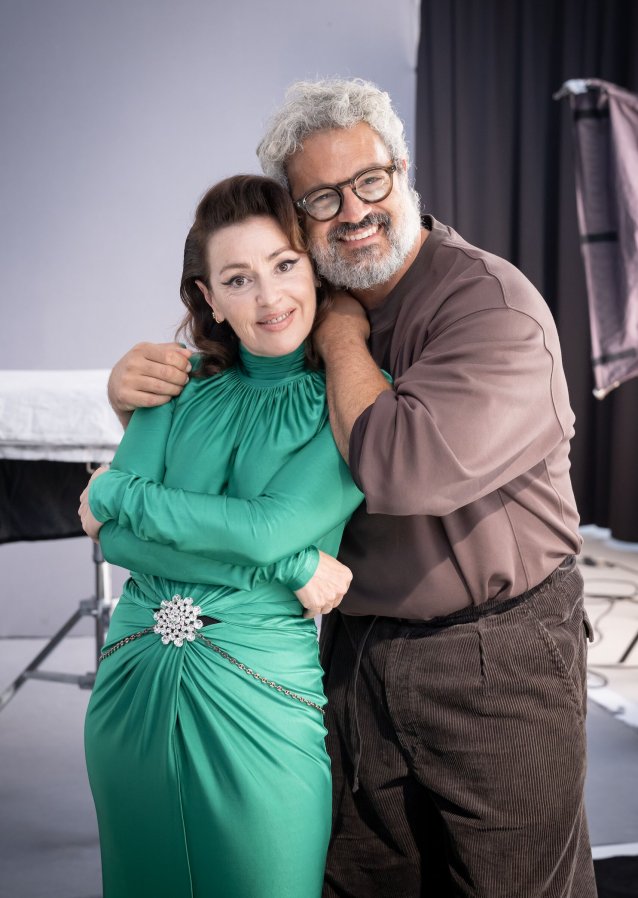 Tina Arena commission behind-the-scenes