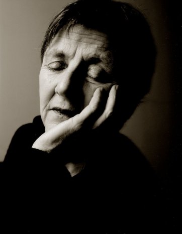 Helen Garner, 2004 by Julian Kingma Helen Garner, 2004 by Julian Kingma