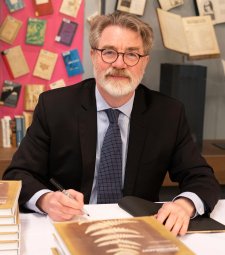 Dr Geoffrey Batchen Dr Geoffrey Batchen