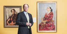 Sid Myer AM in front of Helena Rubinstein in a red brocade Balenciaga gown 1957 by Graham Sutherland. Purchased with funds provided by Marilyn Darling AC, Tim Fairfax AC and the Sid and Fiona Myer Family Foundation 2015.