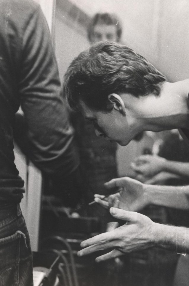 Red Symons backstage, 1975