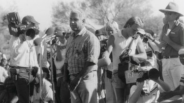 Yami Lester speaks at Uluru Handback Ceremony