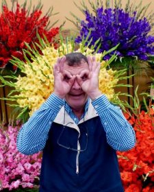 George doing his best Dame Edna impression at the Centenary Chelsea Flower Show